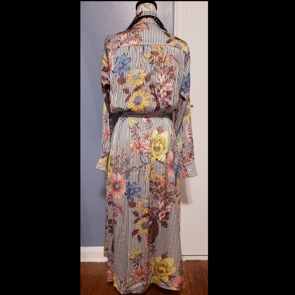 Love Culture asymmetrical long sleeve shirt dress - Picture 2 of 2